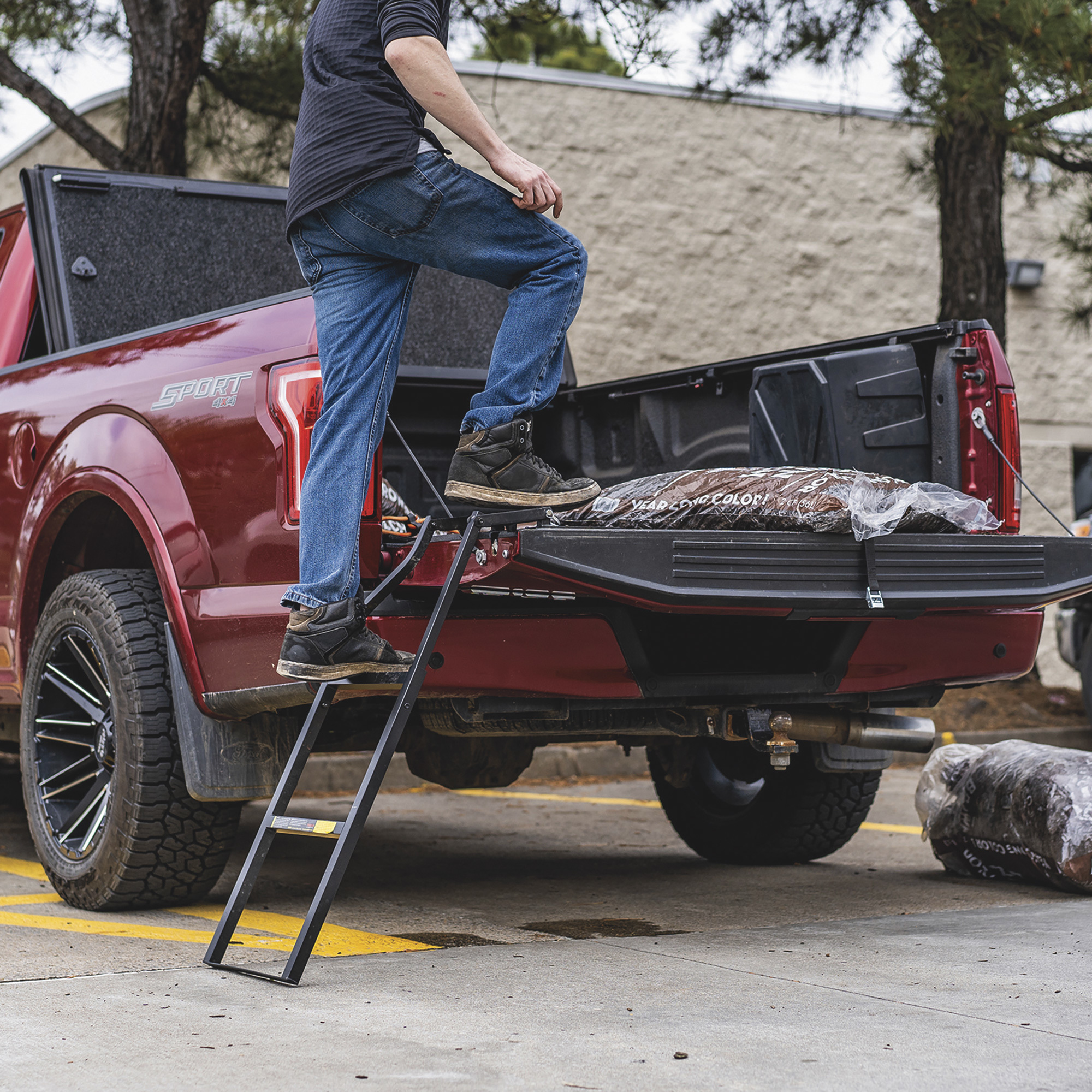 Traxion Tailgate Ladder, Model 5-100